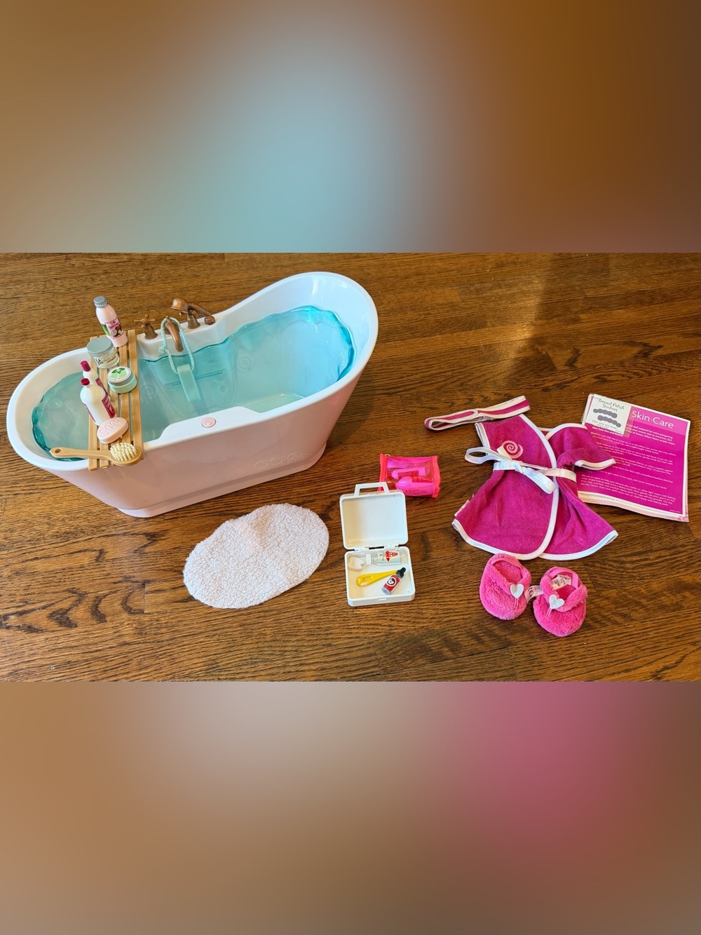 Our Generation Bathtub & First Aid kit + American Girl Spa Outfit for 18" Dolls